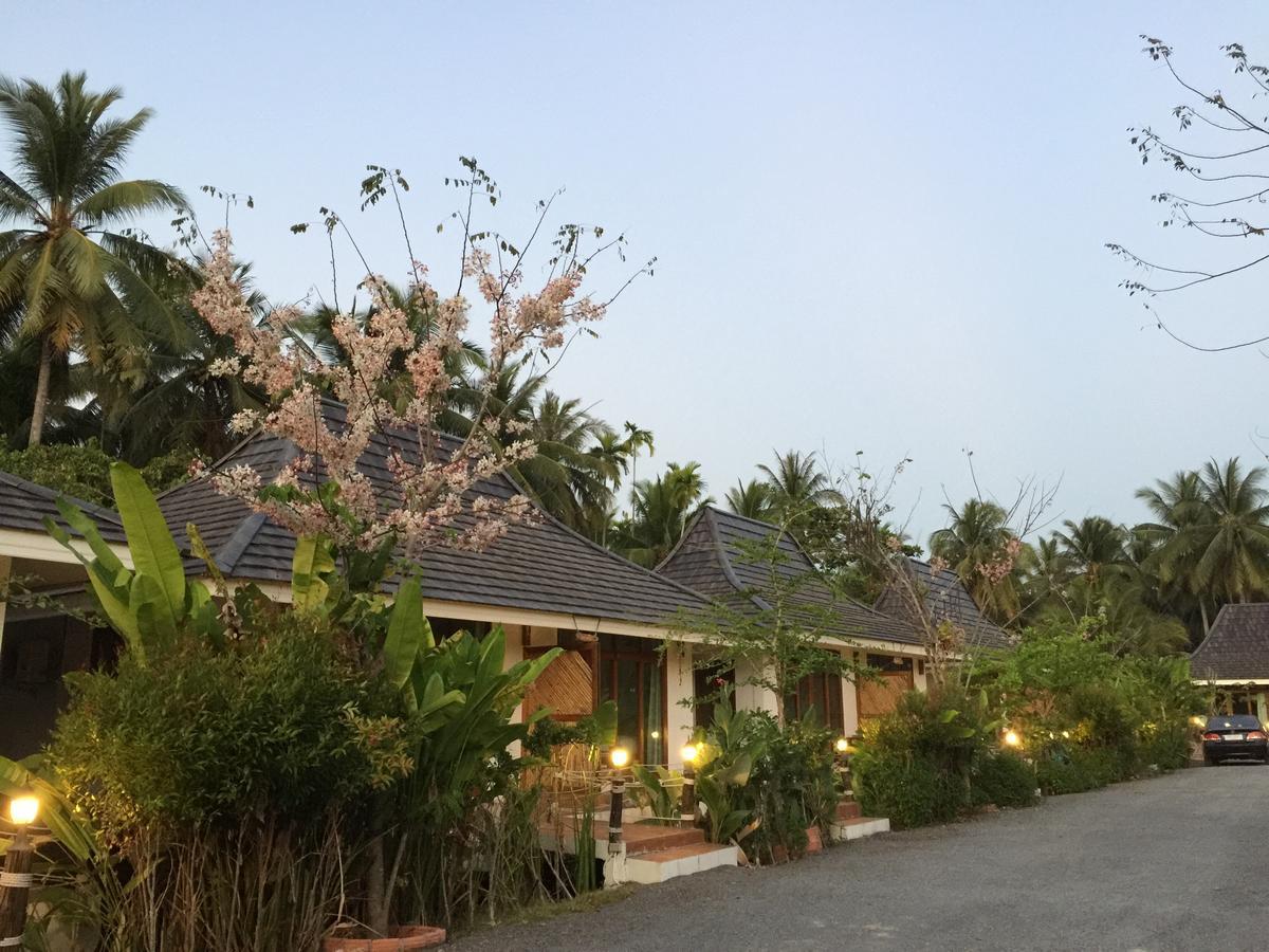 Ruean Thai Nai Bang By Pansak Resort Surat Thani Exteriör bild
